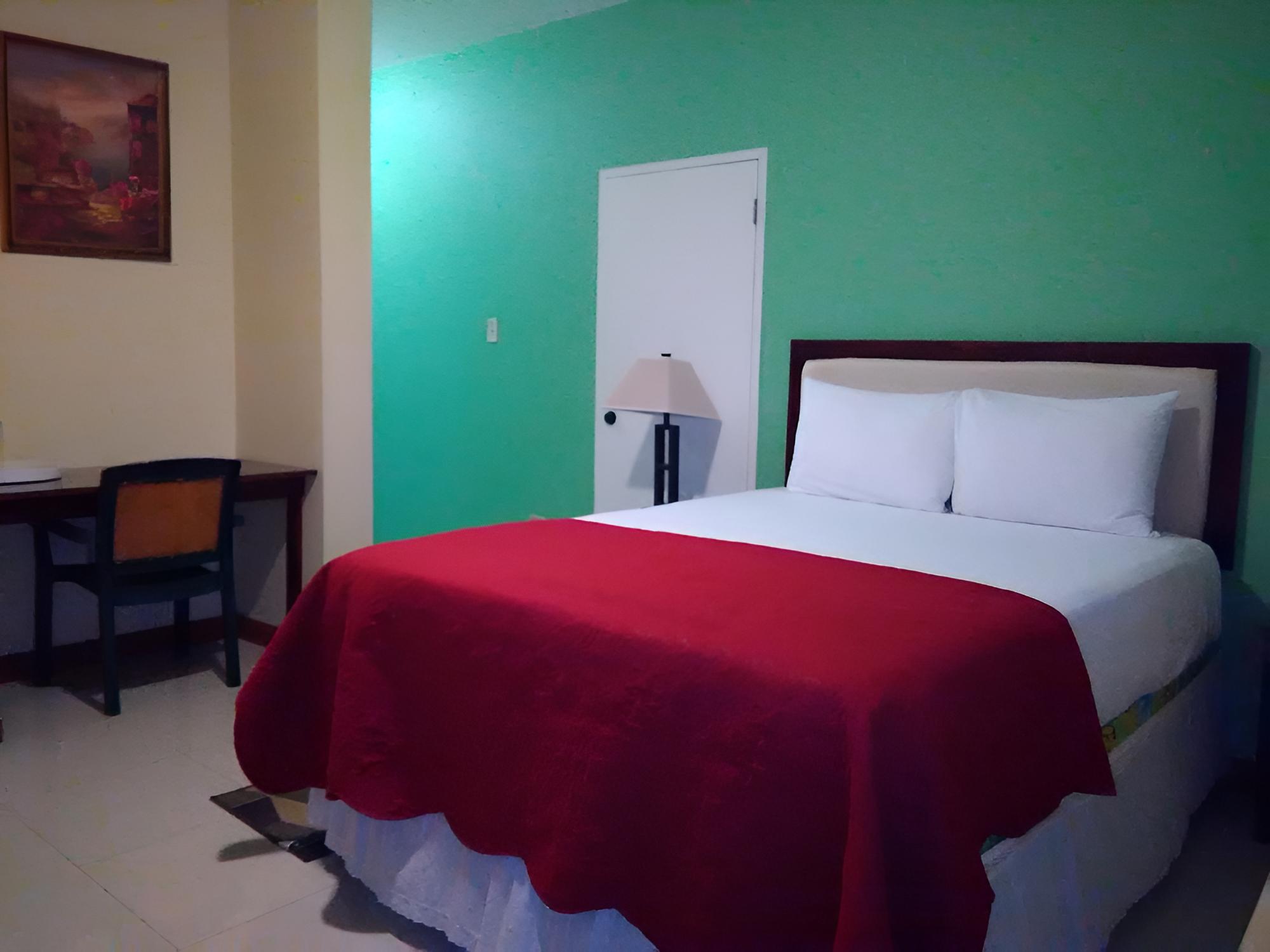 Superior Room, 1 Queen Bed photo 3