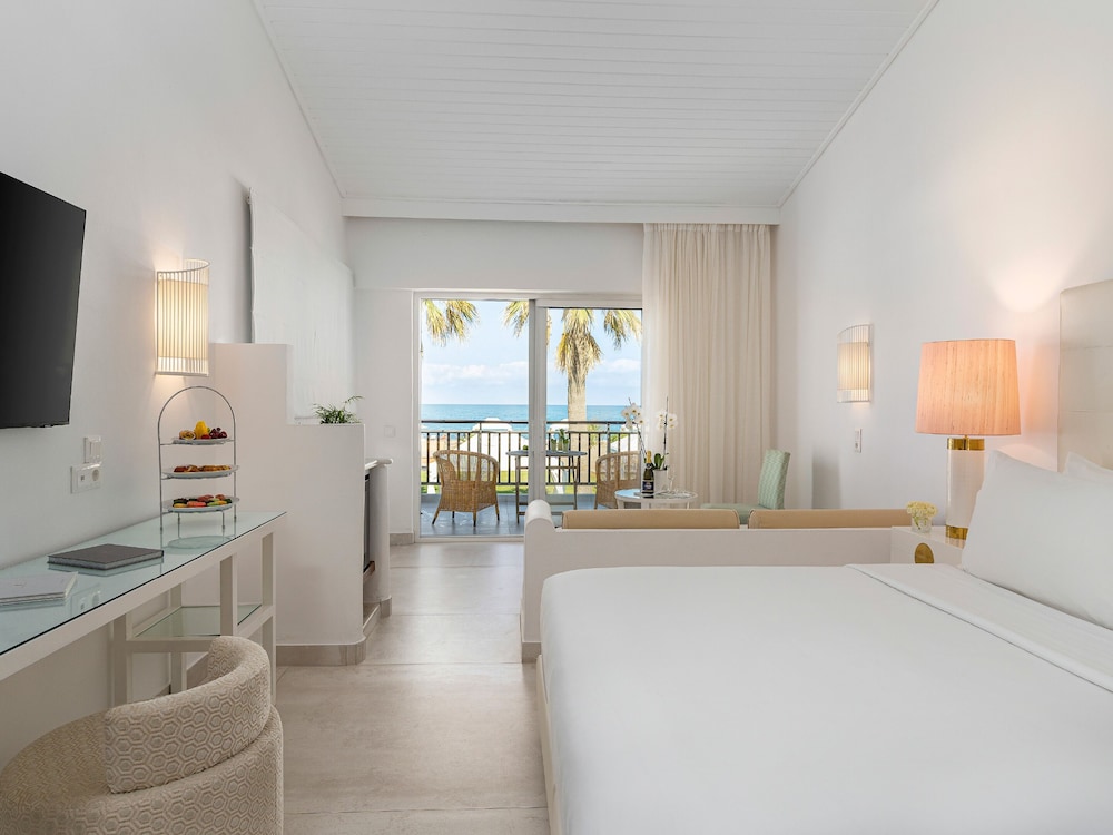 Junior Bungalow Suite, Seafront - Photo 5