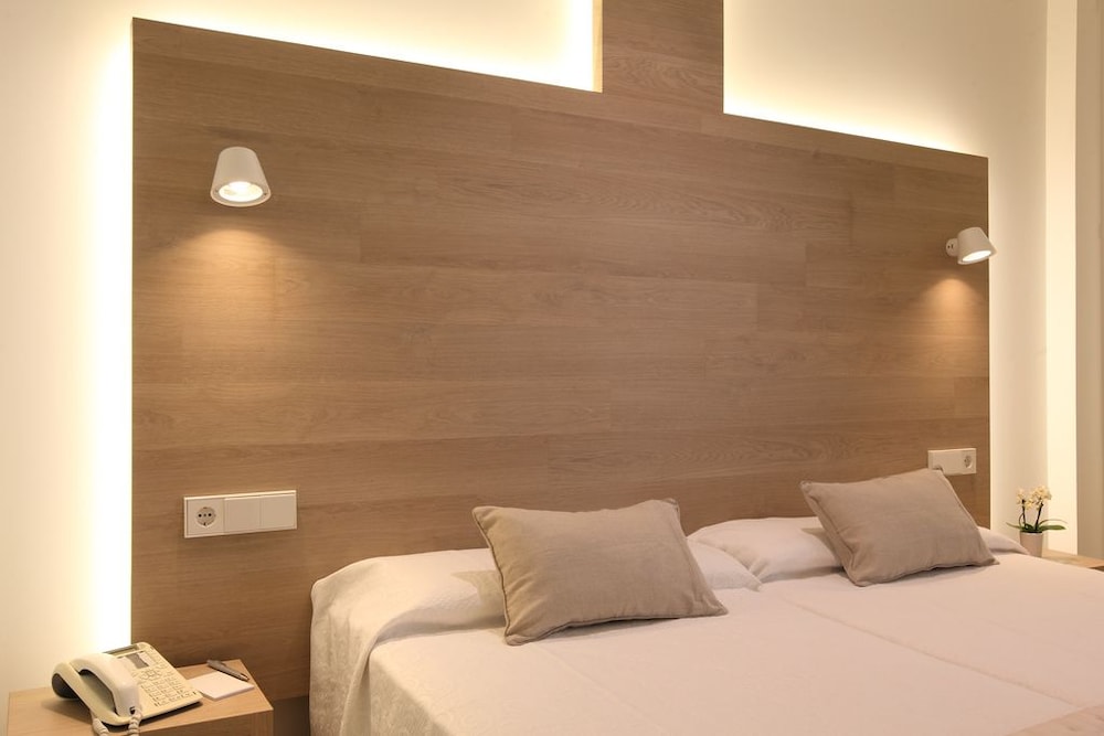 Standard Room (2 People / without terrace) - Photo 3