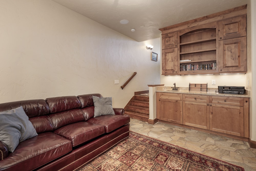 Townhome, 4 Bedrooms photo 3