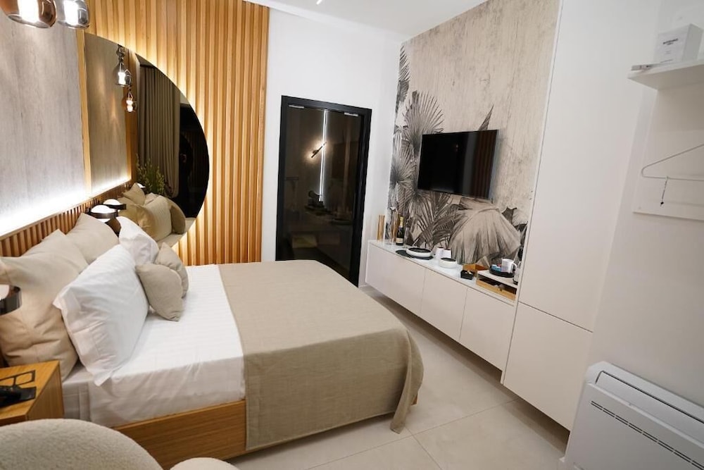 Luxury Double Room, Patio photo 1