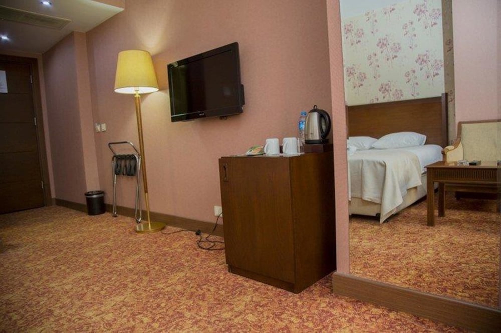 Standard Triple Room - Photo 1