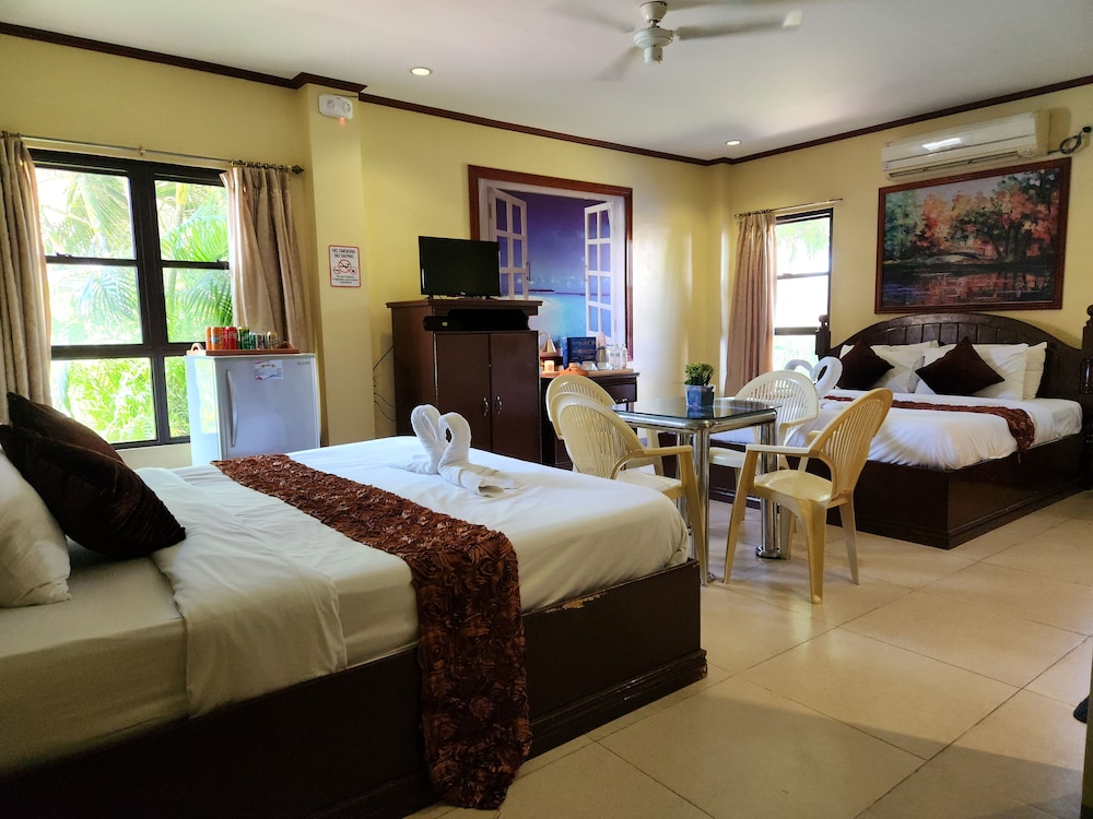 Jacuzzi Suite - Photo 1