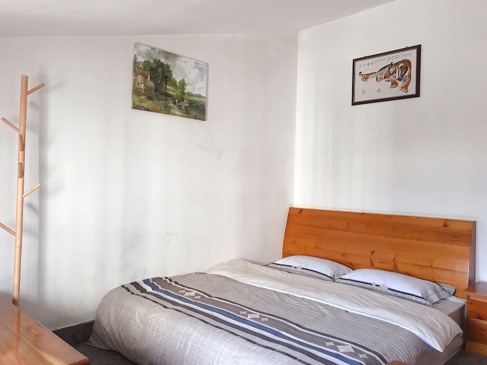 Comfort Loft, 1 King Bed, Non Smoking photo 1