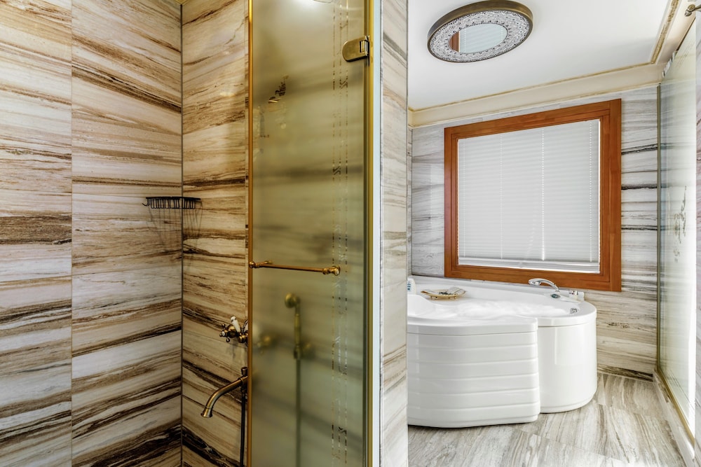 Romantic Suite - Photo 8