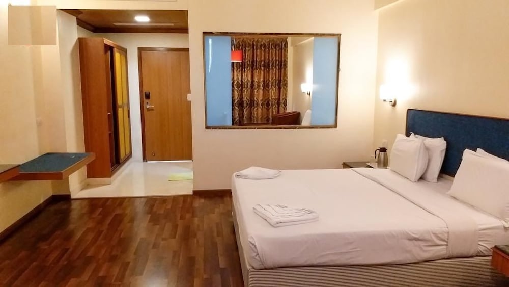 Deluxe Room (Non A/c) photo 3