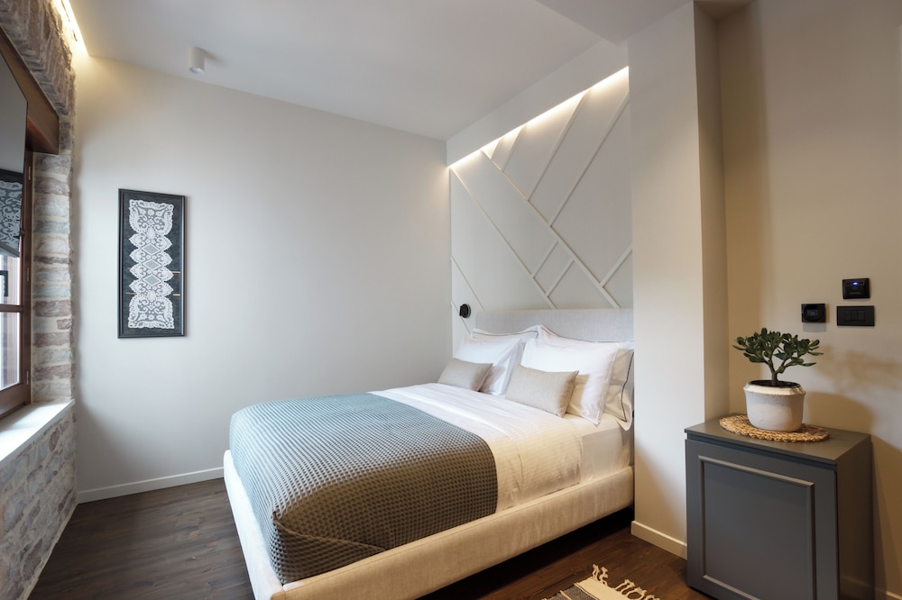 Superior Double Room, City View
