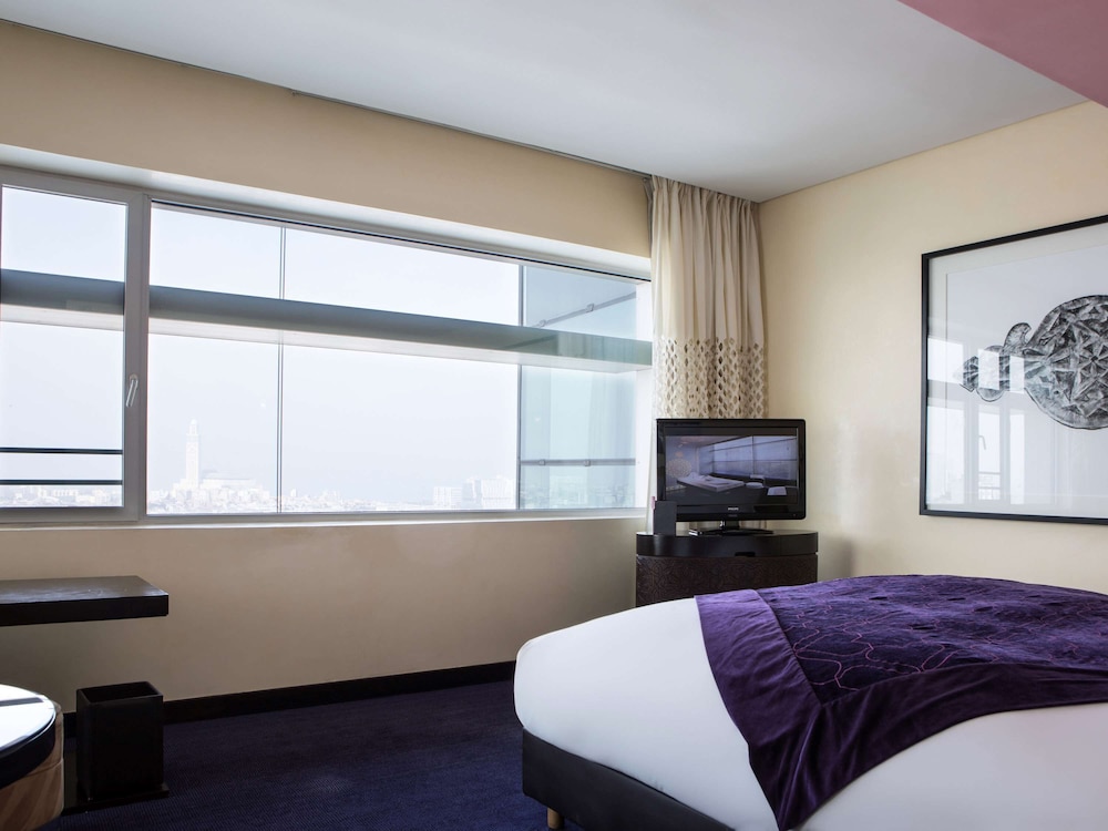 Room, 1 King Bed, Sea View photo 1