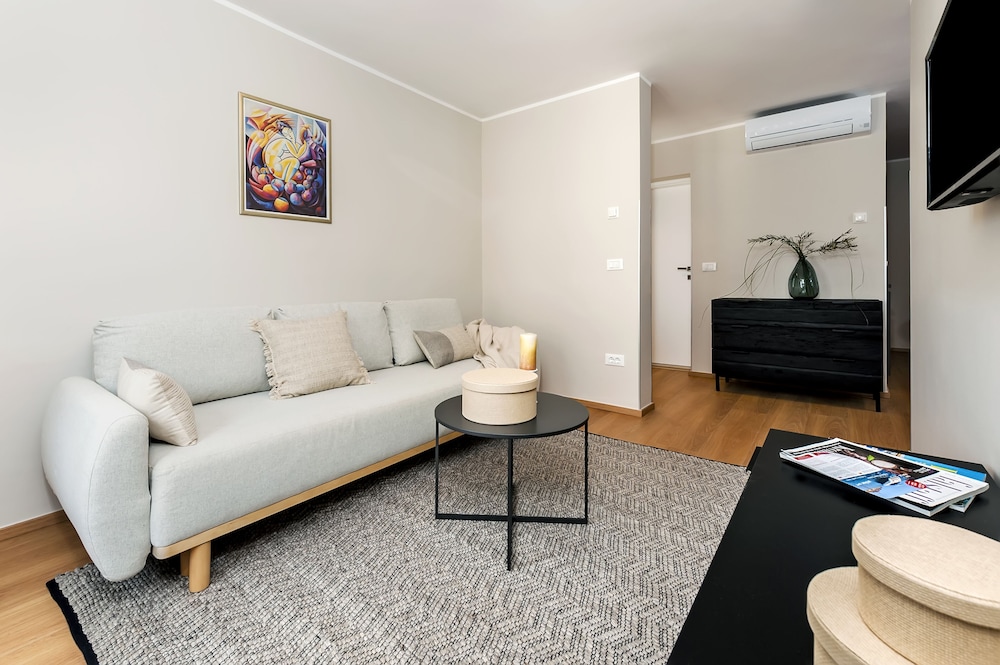 Deluxe Apartment, 1 Bedroom, Patio, Courtyard Area - Photo 5