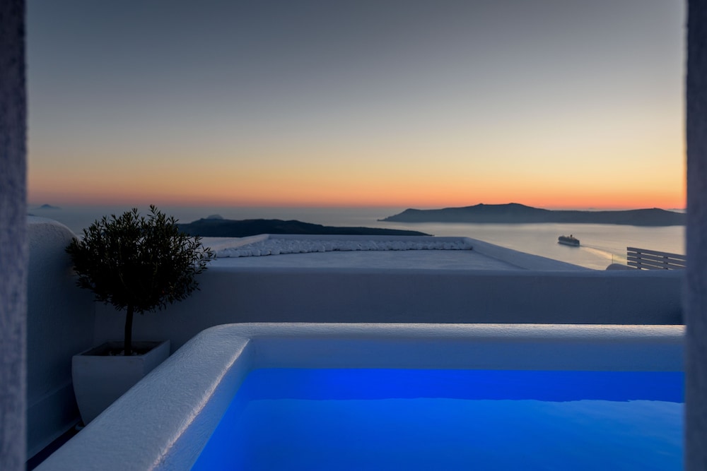 Executive Suite (Outdoor Hot Tub) - Photo 9