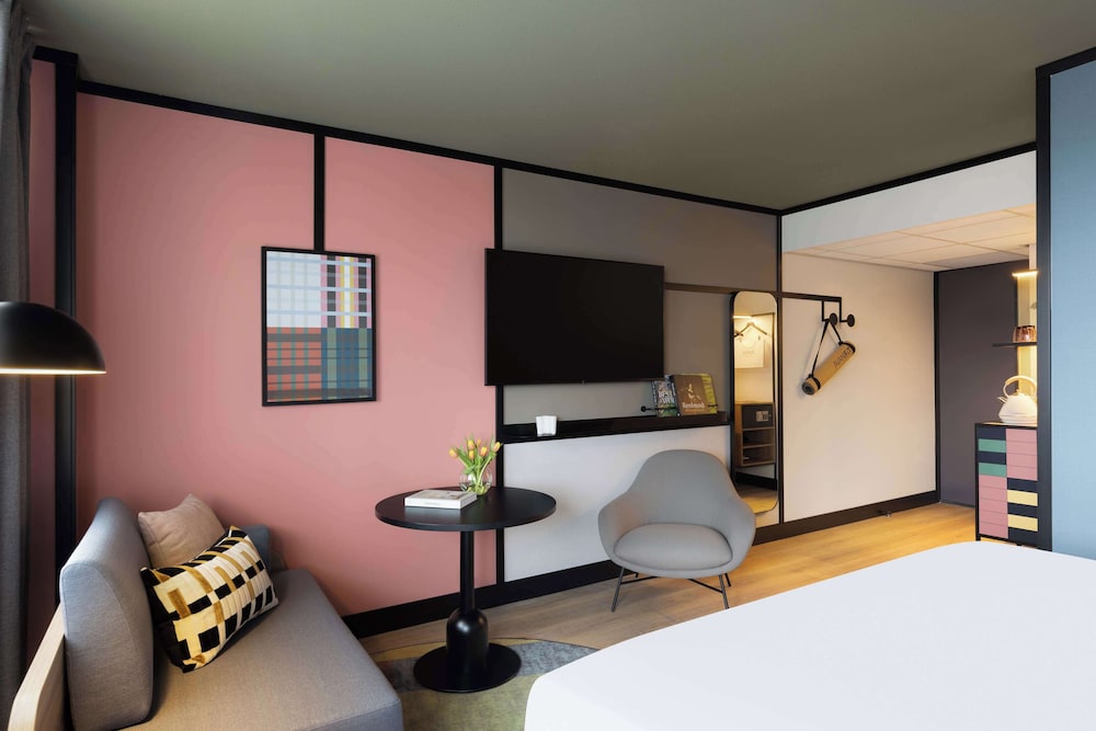 Standard Room, Canal View (Extra Bed 3 adults)