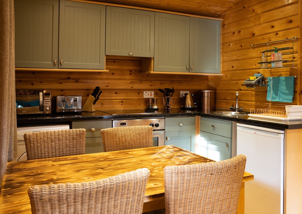 Cabin, 2 Bedrooms (Beech Lodge Log Cabin) photo 1