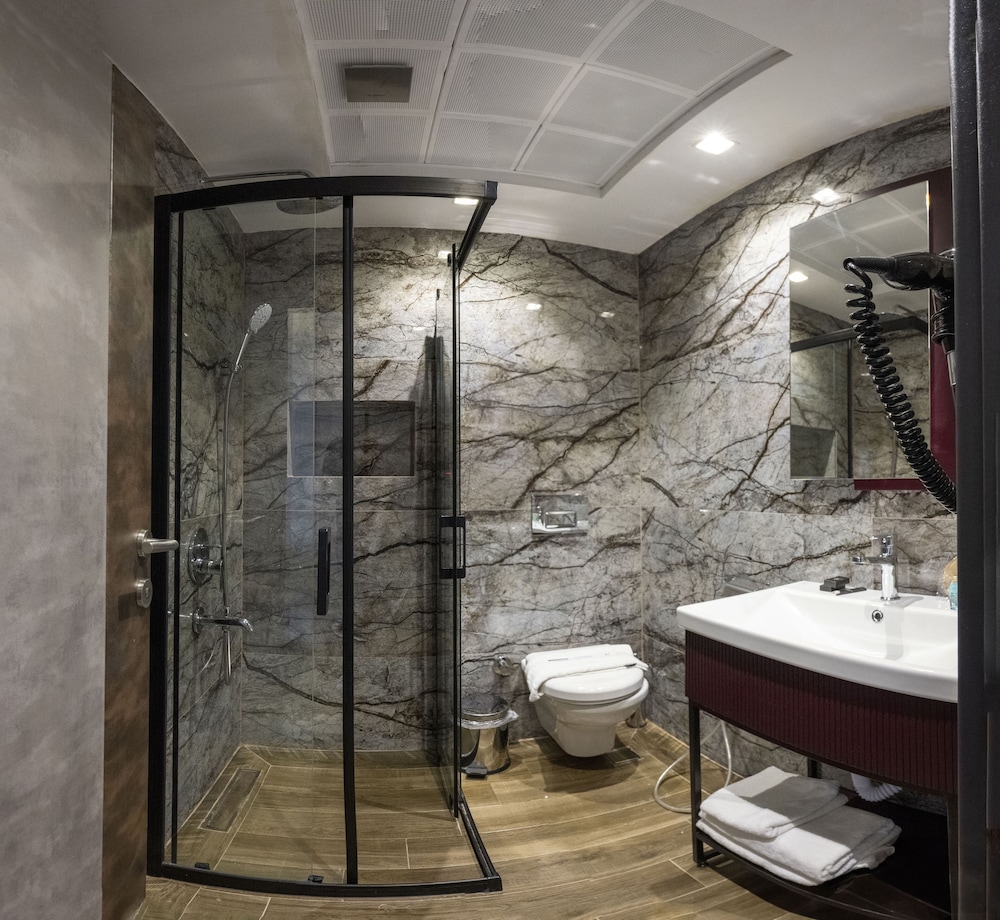 Deluxe Double or Twin Room - Photo 7