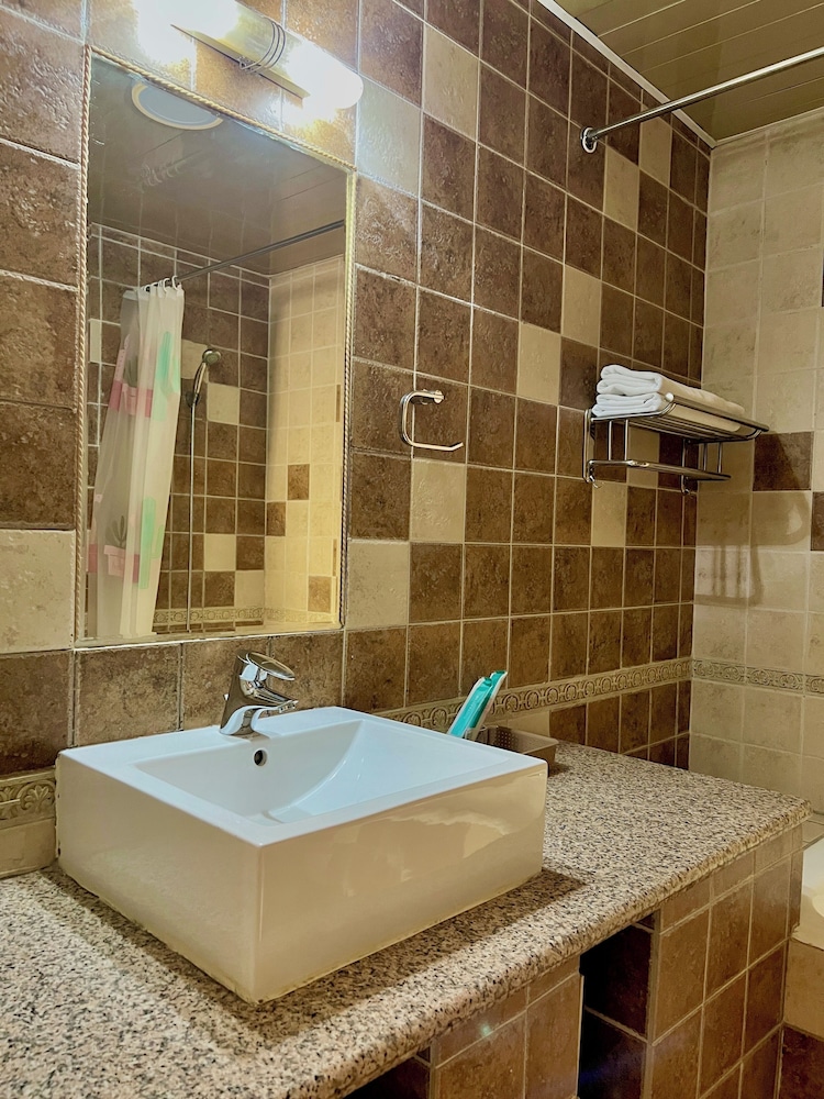 Deluxe Double Room, City View - Photo 8