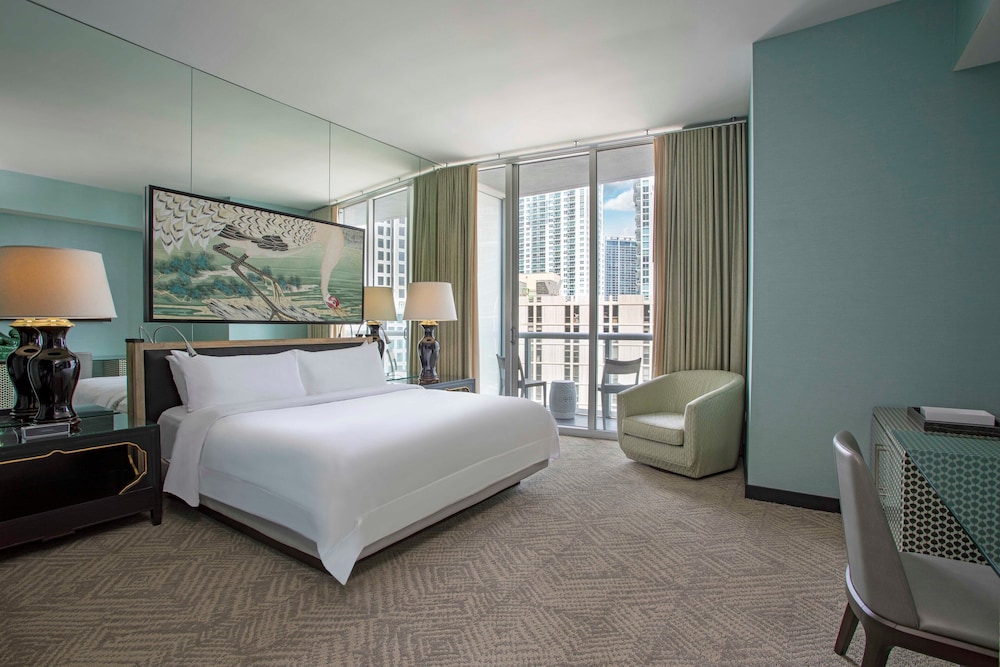 Superior Room, 1 King Bed, Balcony (Larger Guest)