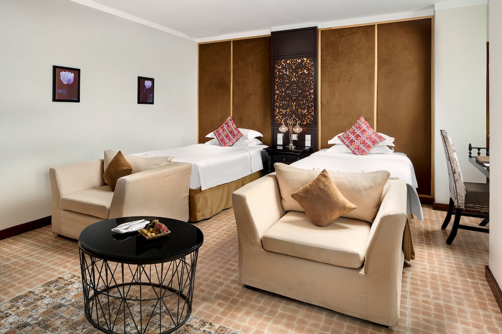Royal Deluxe Twin Room with View photo 2