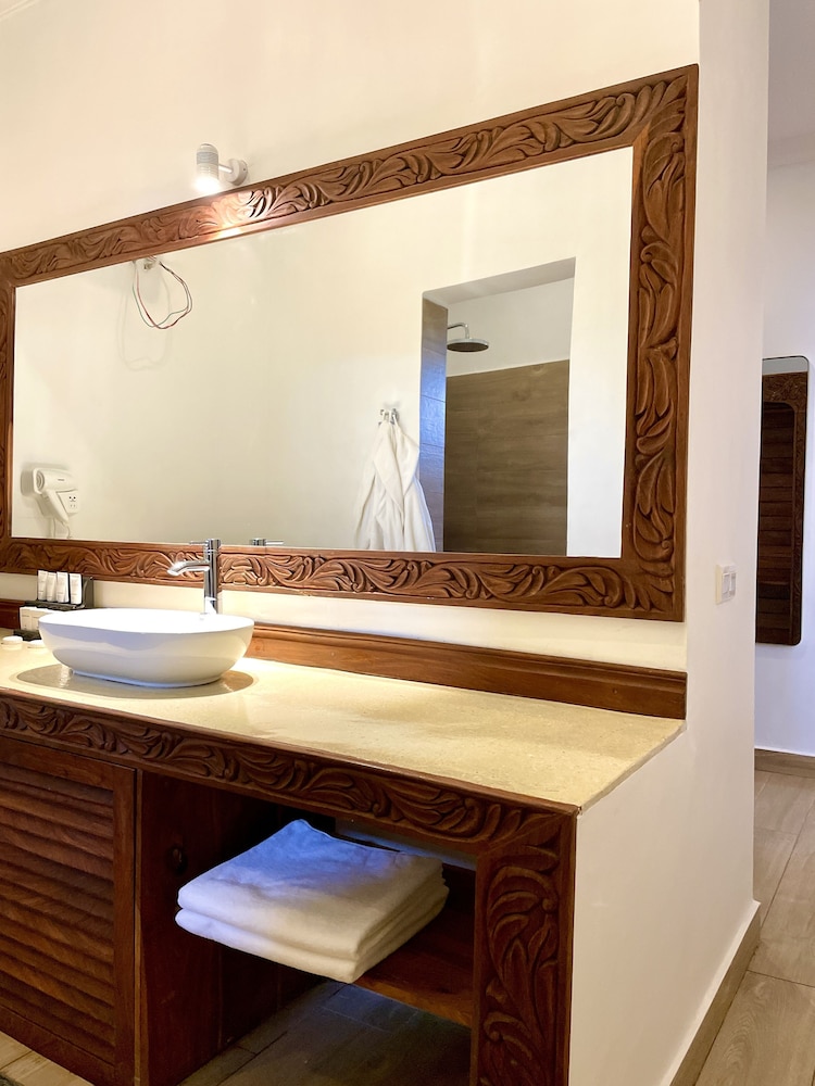 Deluxe Room, Ocean View - Photo 21