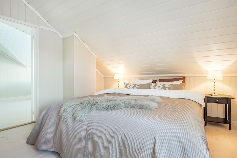 Deluxe House, 4 Bedrooms photo 3