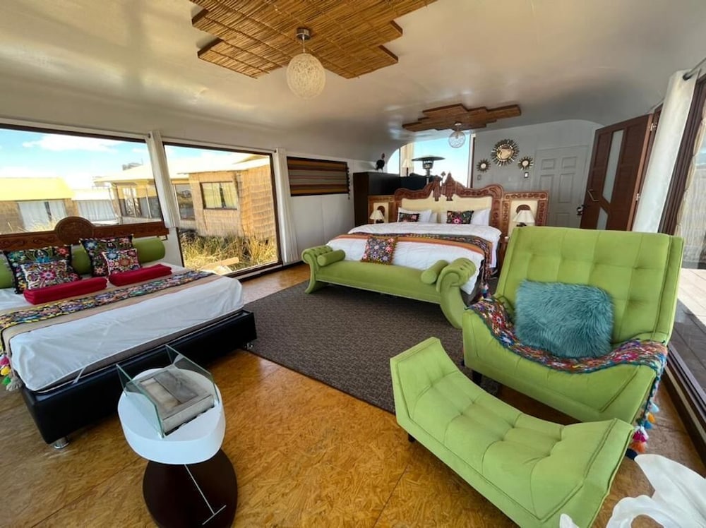 Suite, Lake View photo 2