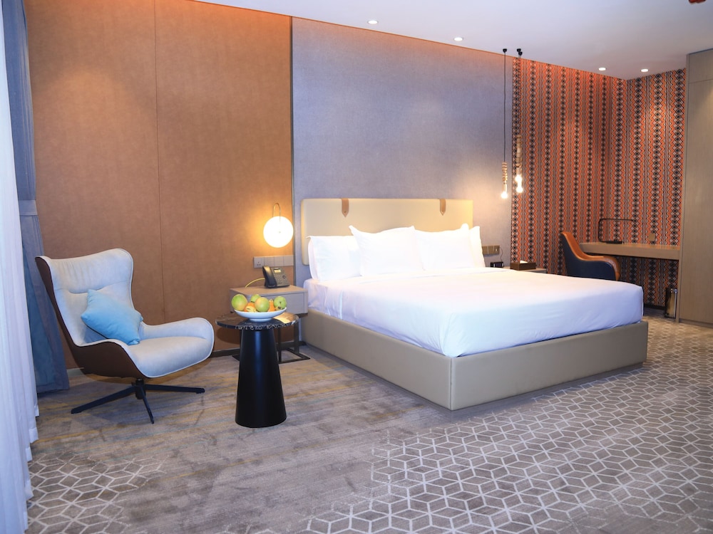 Superior Room, 1 King Bed - Photo 4