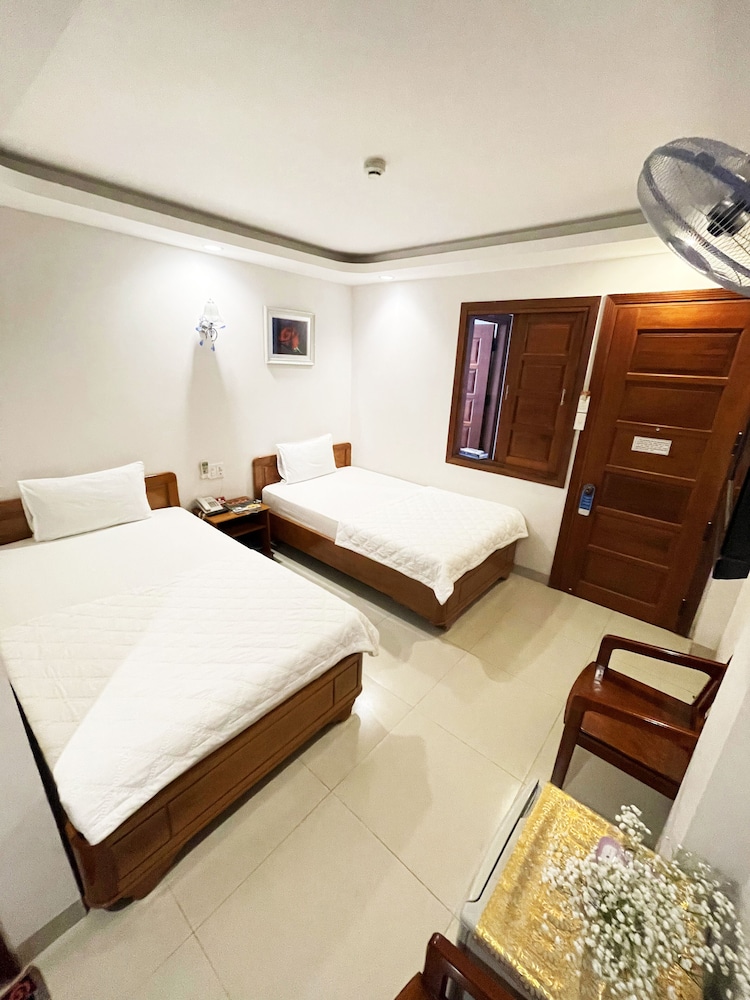 Standard Twin Room - Photo 5