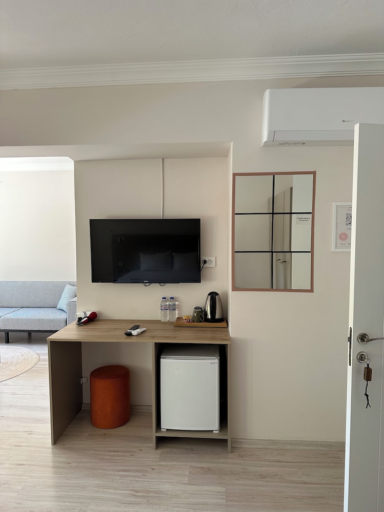Deluxe Triple Room photo 2