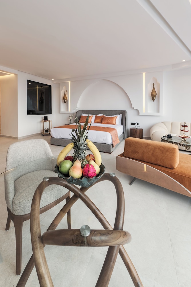 Royal Suite - Photo 3