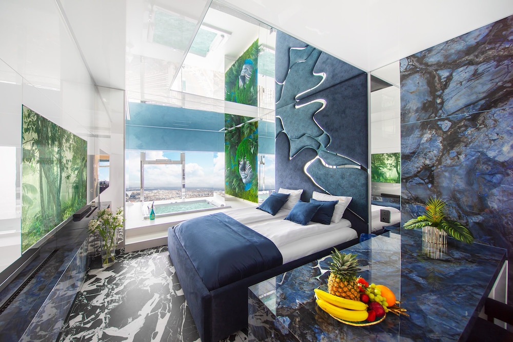 Avatar Apartment with Hot Tub