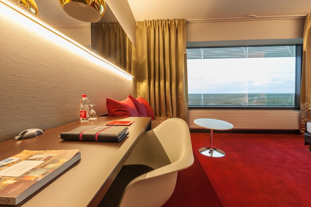 Executive Room - Photo 1