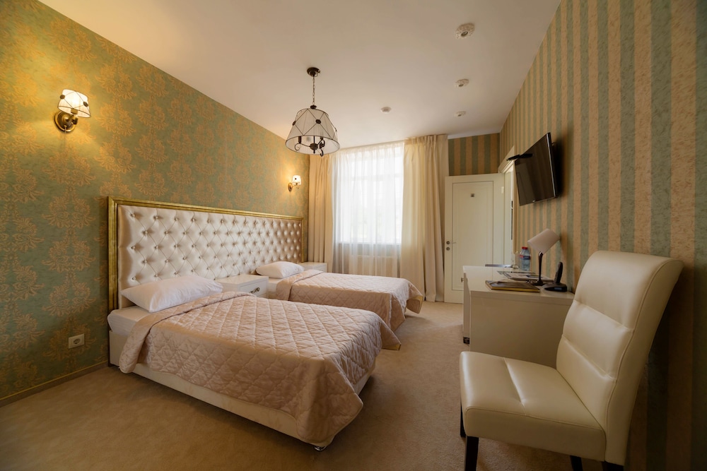 Standard Double or Twin Room photo 1