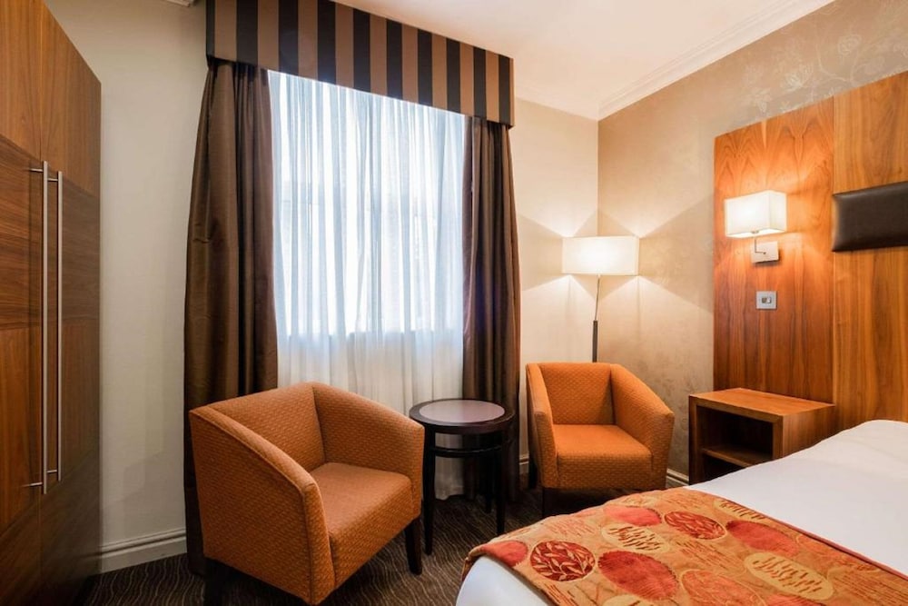 Business Room, 1 King Bed, Non Smoking - Photo 2