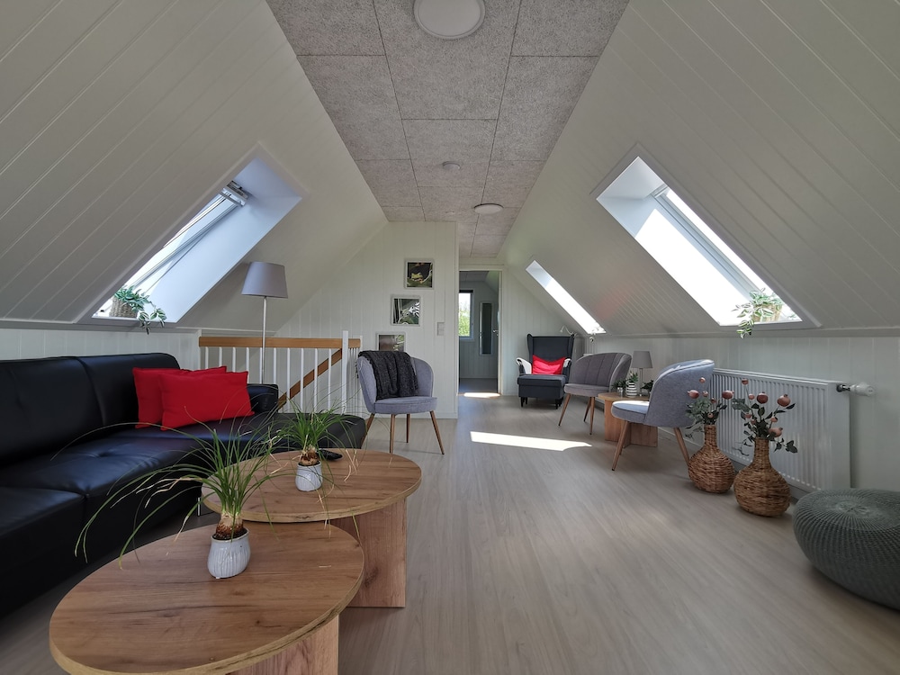 House, 3 Bedrooms, Smoking, Balcony photo 3