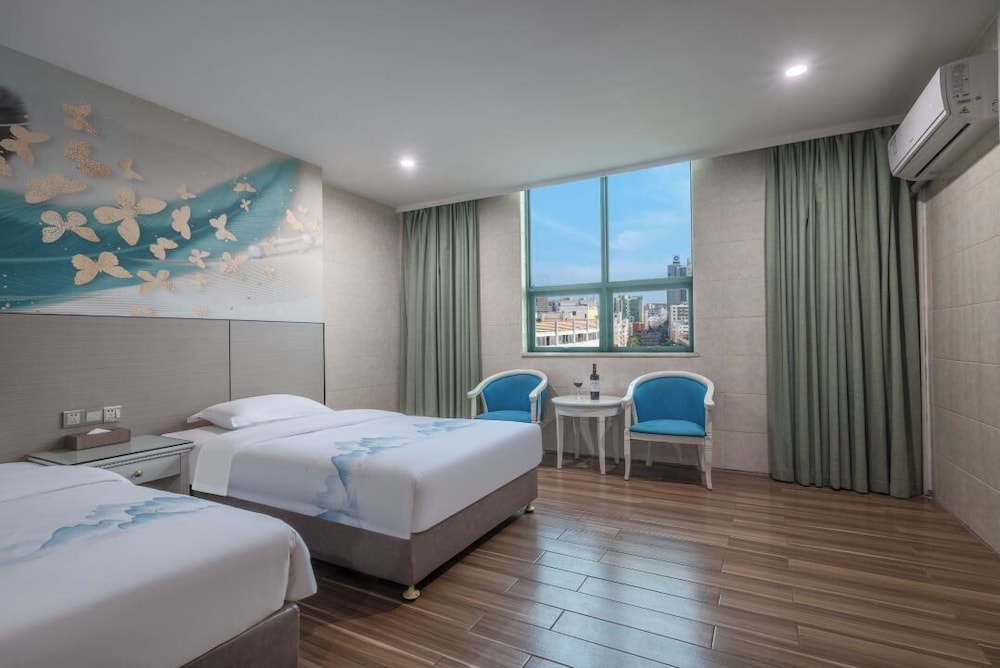 Comfort Triple Room, City View photo 2
