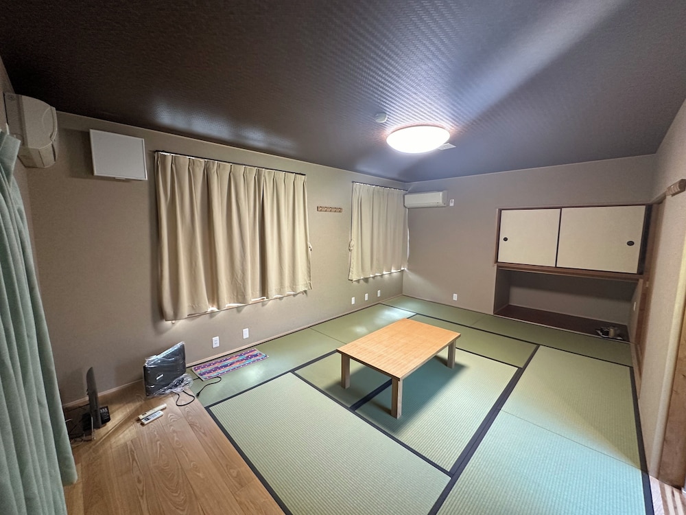 Standard Room with Shared Bathroom, Non Smoking