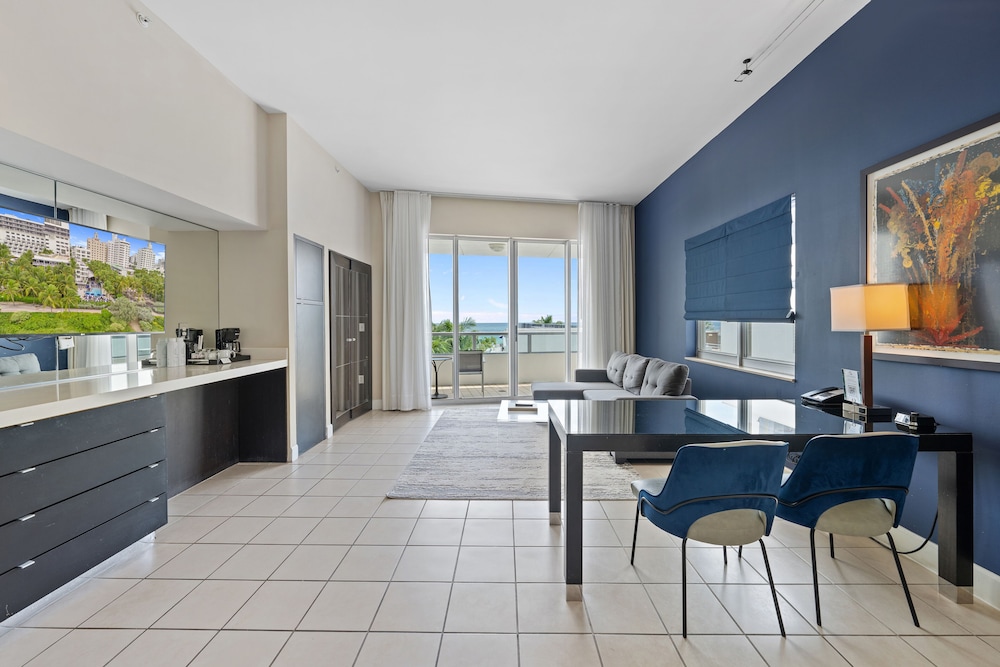 Suite, Multiple Beds, Oceanfront (King)