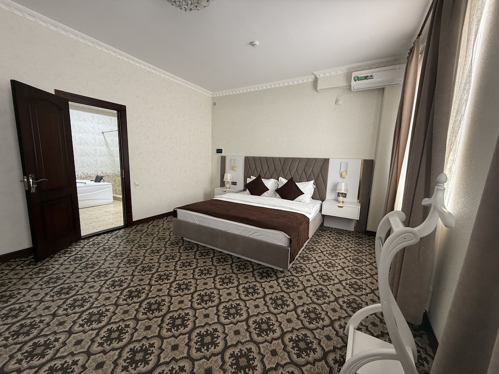 Luxury Suite