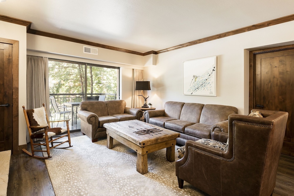 Condo, 3 Bedrooms