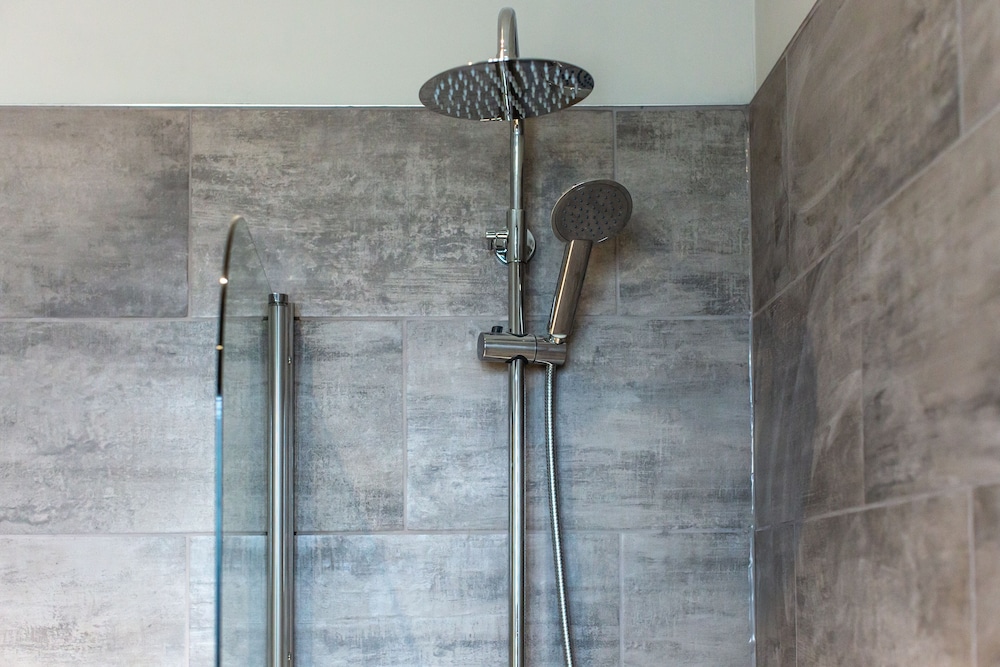 Double or Twin Room, Ensuite - Photo 5