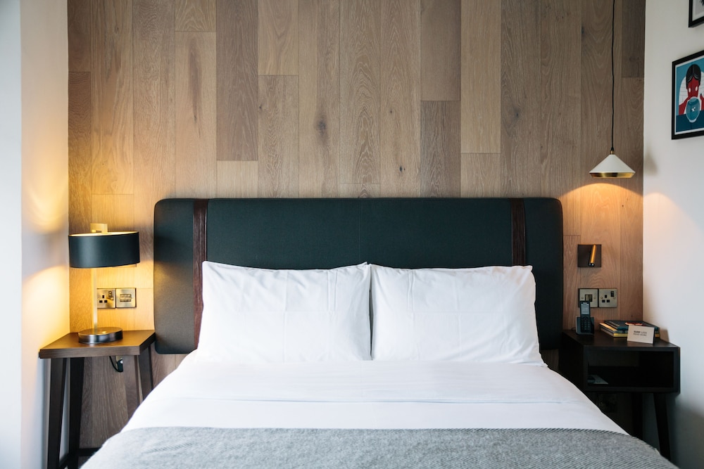 Deluxe Room, 1 Queen Bed, Non Smoking, Sea View photo 3