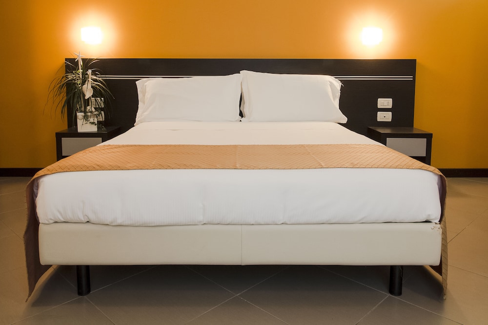 Standard Double Or Twin Room photo 3