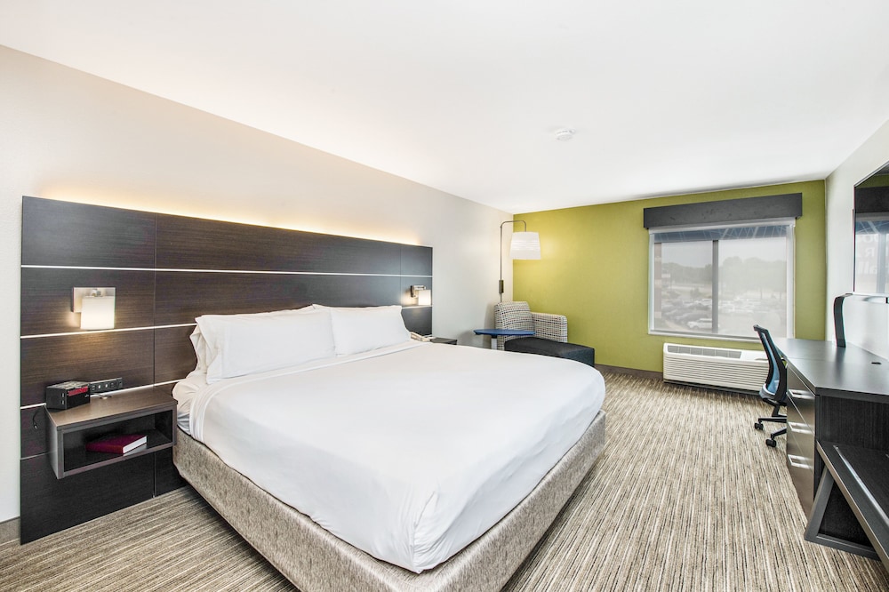 Standard Room, 1 King Bed with Sofa bed, Accessible Bathtub (Mobility) - Photo 1