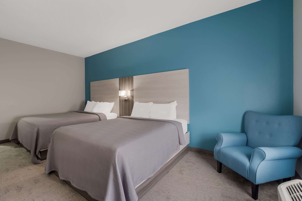 Standard Room, 2 Queen Beds, Non Smoking - Photo 6
