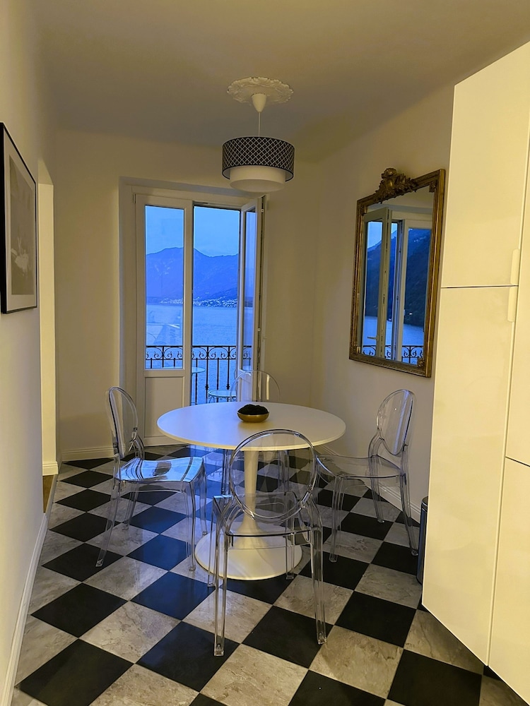 Apartment photo 2