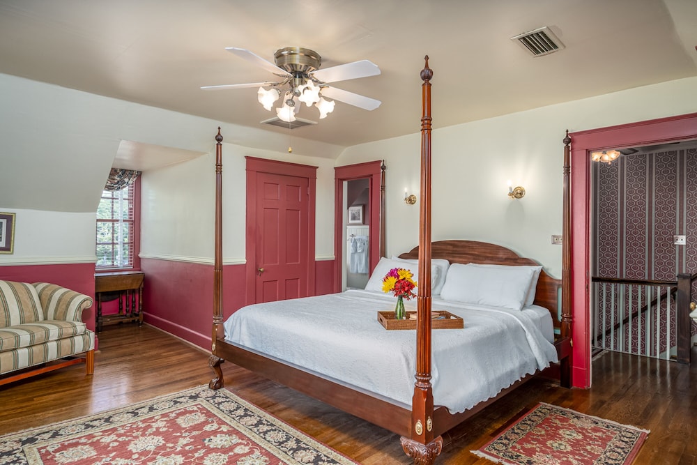 The Patrick Henry Suite photo 3