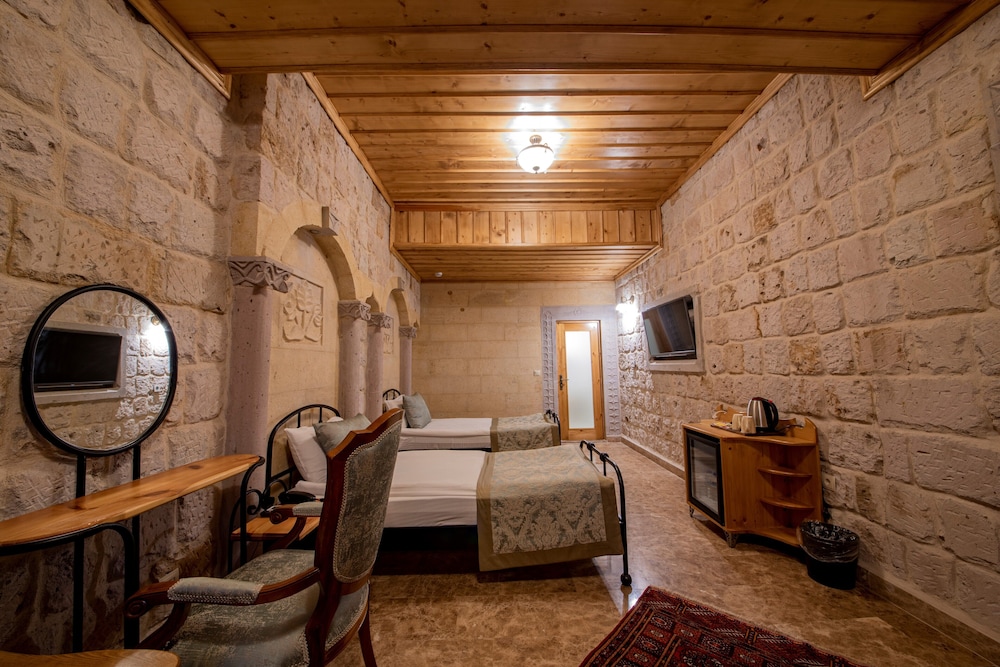 Stone Standard Twin Room - Photo 13