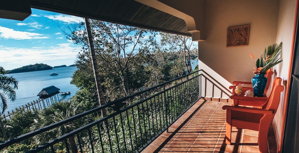 Bungalow with Ocean View (2 Adults) photo 3