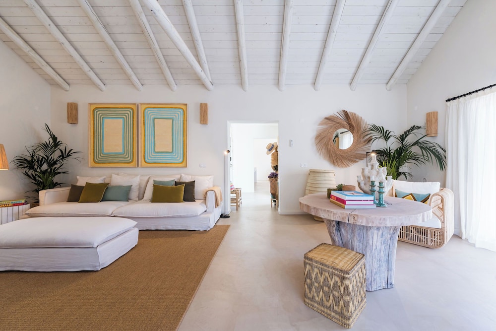Deluxe Villa photo 2