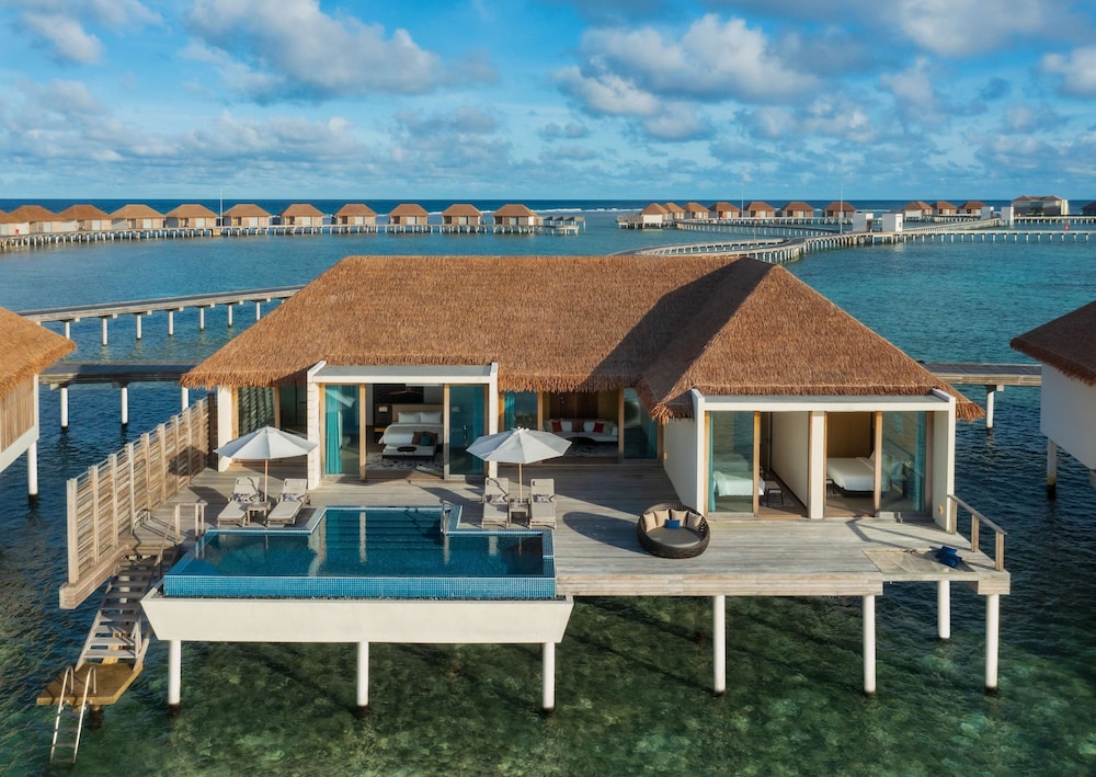 Three bedroom water villa with private pool & free access to VIP seaplane lounge on arrival - Photo 1