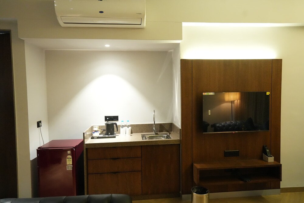 Superior Suite, City View photo 3