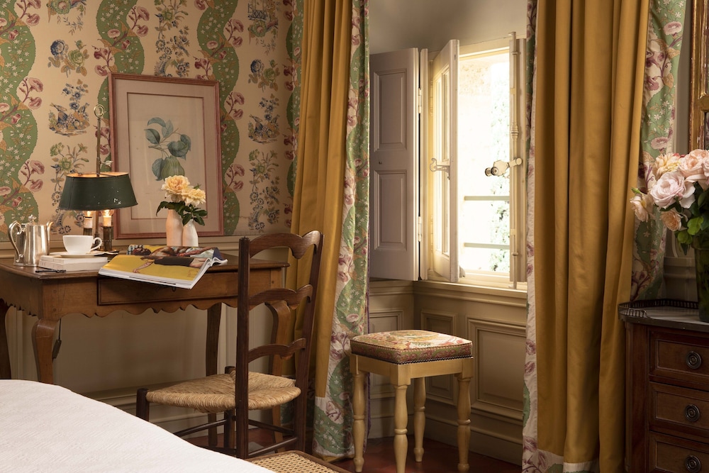 Large Deluxe Room - Photo 7